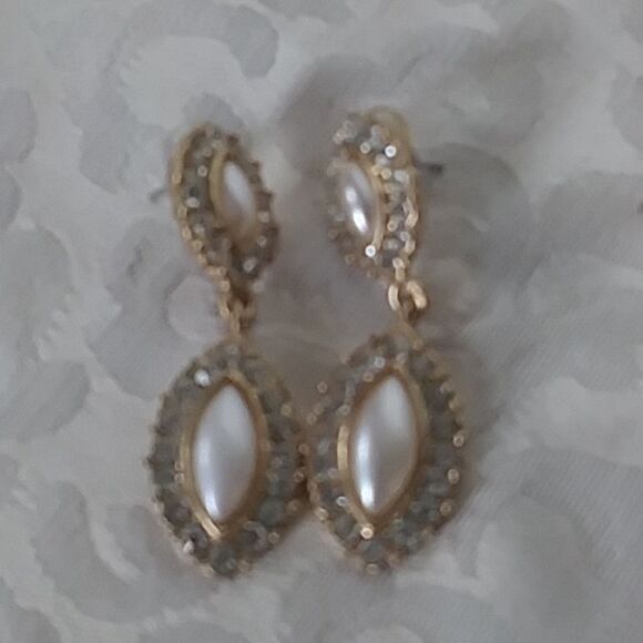 Gold Tone Faux Pearl Rhinestone Pierced Earrings Vintage - Picture 5 of 8